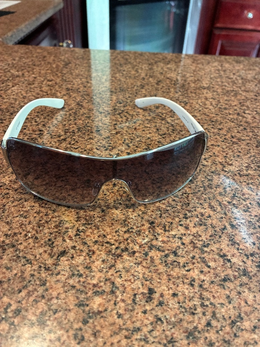 Guess White/Silvertone Sunglasses